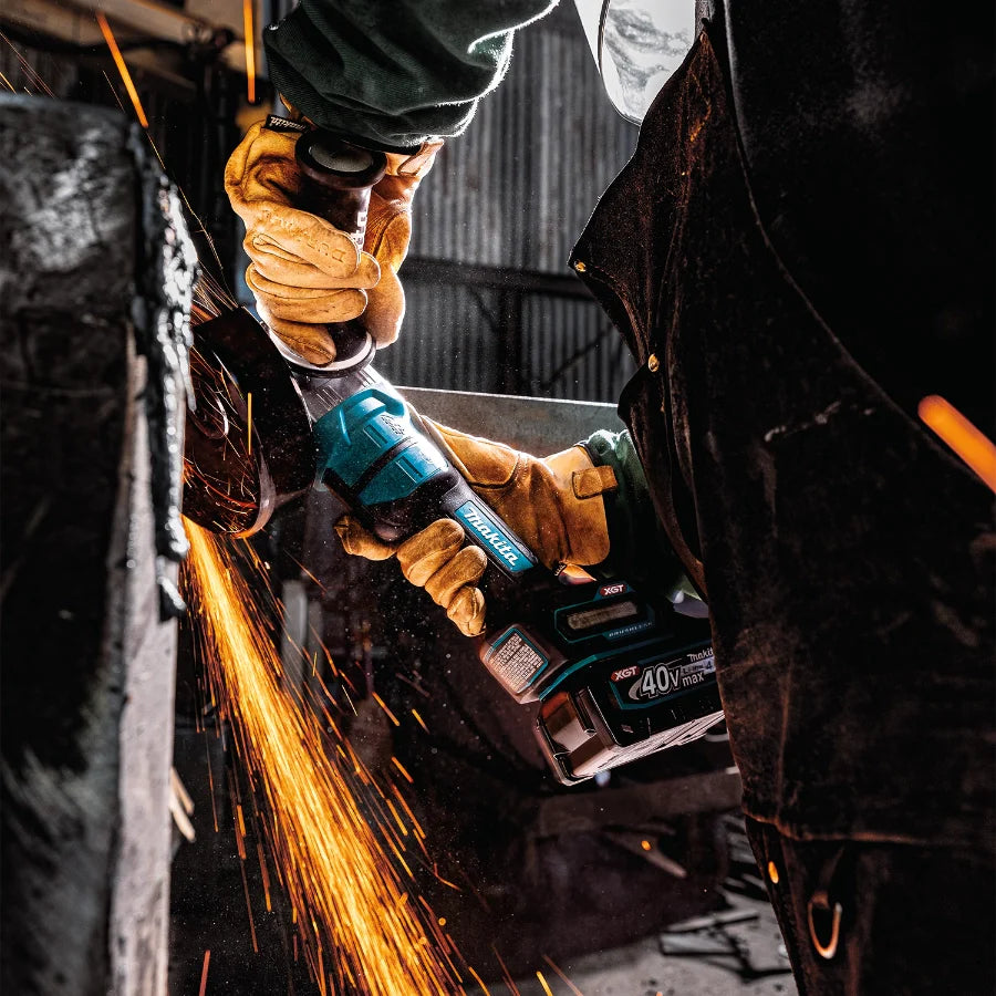 Makita GAG14M1 40V max XGT® Brushless Cordless 4‑1/2” / 6" Paddle Switch Angle Grinder Kit, with Electric Brake (4.0Ah) - Grip Support Store