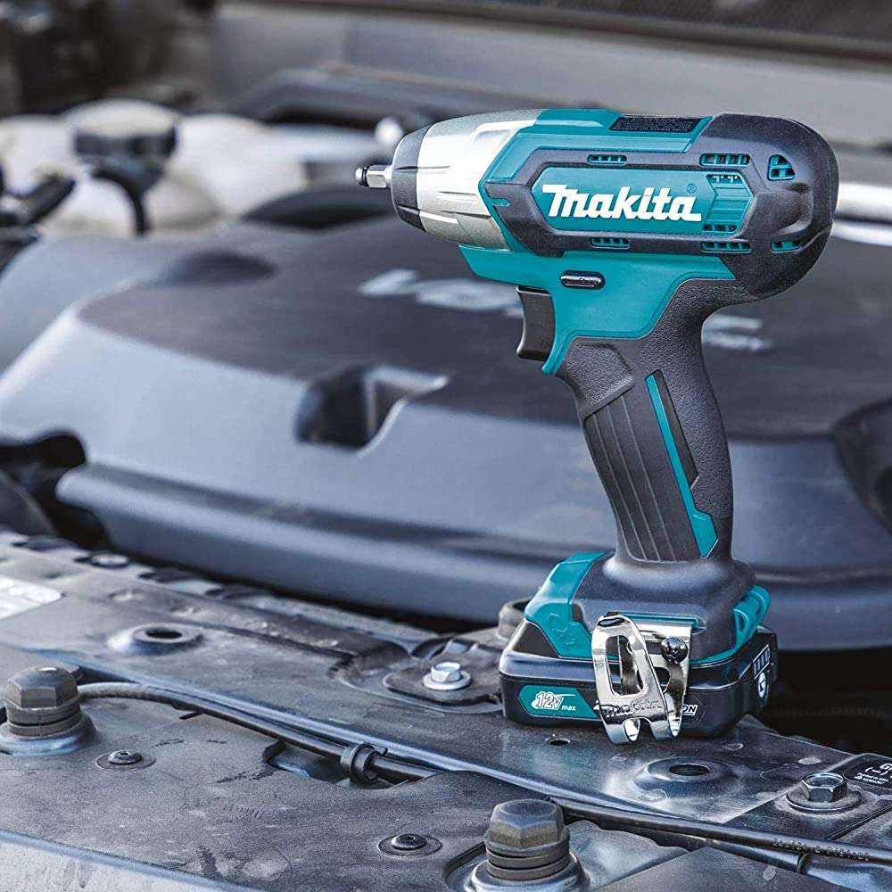 Makita WT04R1 12V max CXT Lithium-Ion Cordless 1/4" Impact Wrench Kit (2.0Ah) - Grip Support Store